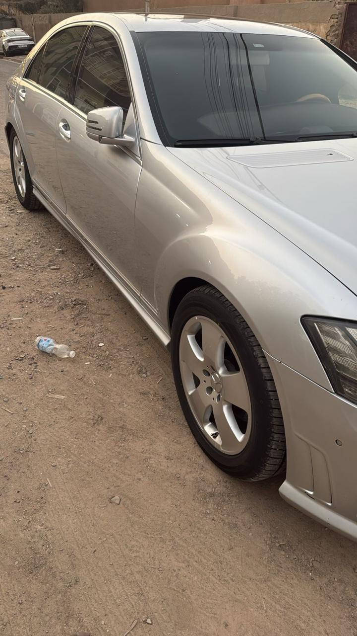 اس 2007 محدث 13 
باب طريل خمس بردات 
350. حجم مكينه 6 سلندر 
سياره جاهزه  ونضيفه 
مكانه بغداد 
سعر. 90 ورقه وبيه مجال 
***********
