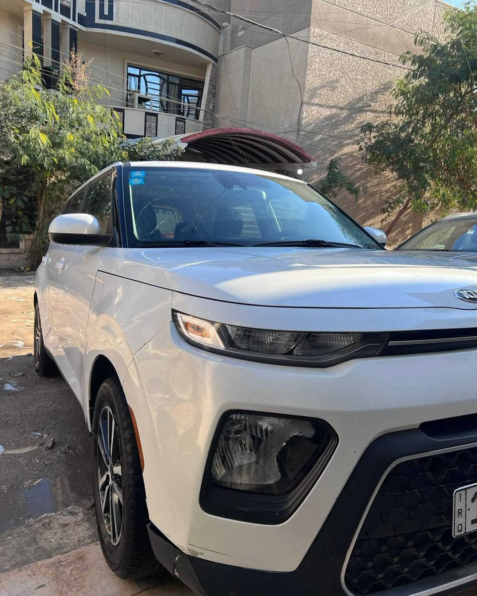 كيه صول موديل 2020
وارد امريكي كلين بدون حادث. بيها بالعراق بابتين نصبغن وجاملغ خلفي يعني ٣ قطع صبغ ليبل واحد  تبريد ثلج ويل كب بلادي شاشه تحكم ستيرن تخم تاير جديد سياره جاهزة كامره دواره محرك 2000 دوش رقم بغداد انكليزي مصفرة وبسمي هزة جديدة السيارة جاهزه وكشرها كدام عينك السعر 137$ مكان السيارة بغداد رقم بي واتساب ***********
