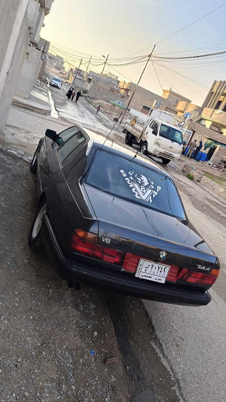 سلام عليكم بي ام للبيع حجم ٧٤٤ اصلي بيته وسنويه مكينه وكير شرط طخم تيرات جديد دخل جلد اسوسياره بسمي مشروع وطني مكاني الموصل ترهم مروس وبيع.  سعر ٦٦ومبيها مجال  ***********//////***********
