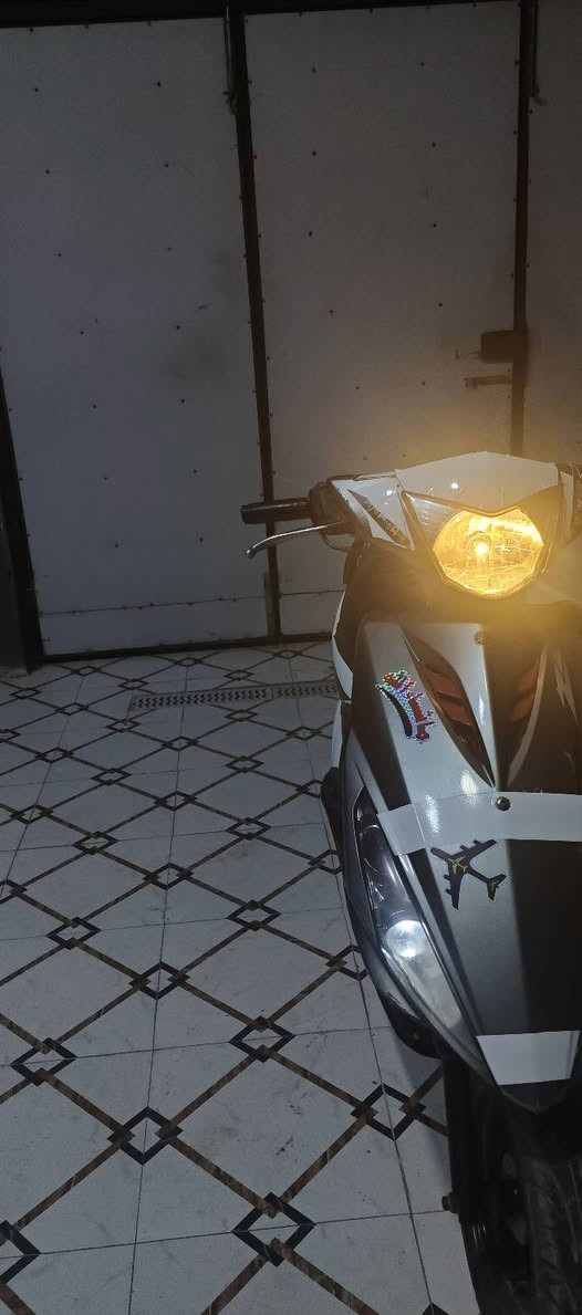 السلام عليكم ماكس مضلع ياباني لدراجه كلهة شغاله من لطول لطول مابيهة نقص برغي بلاديه فقط لسلف يشكل لسعر 750وبيهة مجال رقمي ***********
