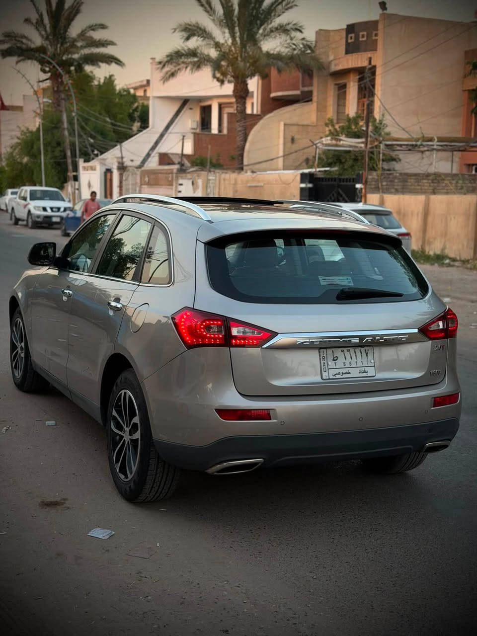 سلام عليكم
 للبيع زوتي T600 صيني
 موديل 2016 ماشيه 70
مواصفات السياره  
بصمه تشغيل وابواب 
سايد بريك دكمه
كشنات جلد مشمشي   
 شاشه كبيره 
 كامره خلفيه
 تحكمات ستيرن
  تبريد بيانو
سقف بانوراما
 عدسة داينمك زنون 
محرك 2000 تيربو مال مسيوبوشي لانسر بلادي
كير دبل كلج جداً عملي واقتصادي
ويل حجم 18 مع تخم تاير جديد 
سياره بلاديه ومكفوله بدون قطره صبغ كلش جديده 
استخدام شخصي رقم بغداد باسمي 
مكان السياره بغداد البنوك 
السعر 105$ وبيها مجال 
***********
