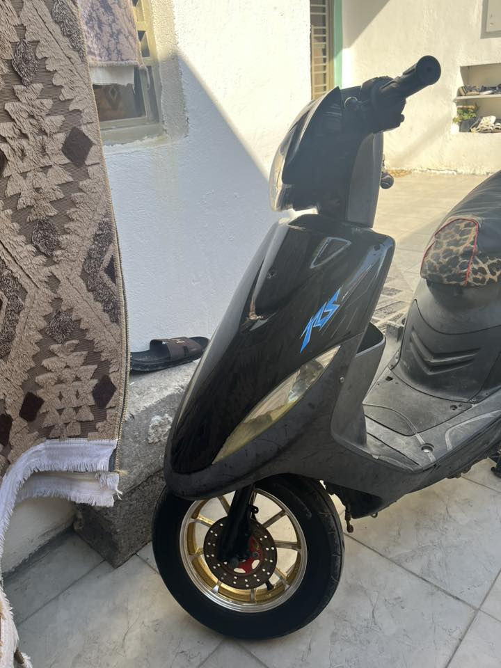 سلام عليكم دراجه ماكس للبيع كفاله عام أكفلك المكينه ما مفتوح بيهه برغي واحد الدراجه سلف واحد تشتغل السعر 700 وبيهه مجال اريد أبيع مستعجل عله بيعتهه ***********مكاني بغداد
