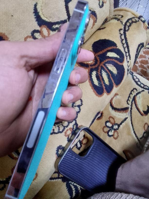 ايفون 14برو ماكس امريكي لا يدعم الشريحه ذاكره 256.بطاريه 86 مسكور الضهر فقط ومحطوط لاصق لضهر عنوان بغداد 
السعر 450 قفل بدون معامله وبي شعار شاشه
