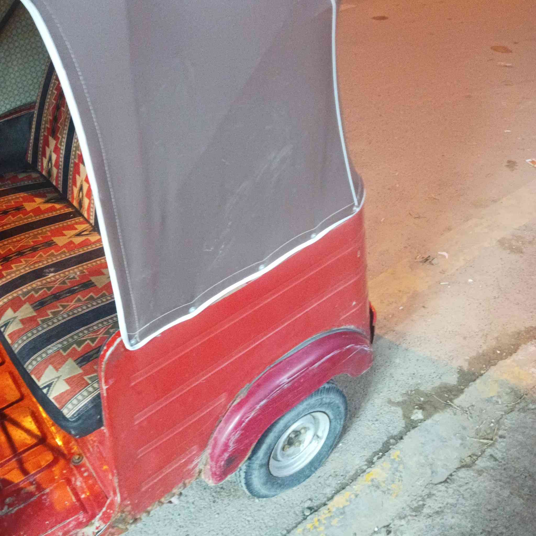 لبيع تكتك موديل 2017 تكتك بلاديه لاصبغ ولاضربه اوراق اصليه شرط الترقيم  مكينه 20 جديدة السعر 2900 وبيها مجال العنوان االحريه رقمي ***********
