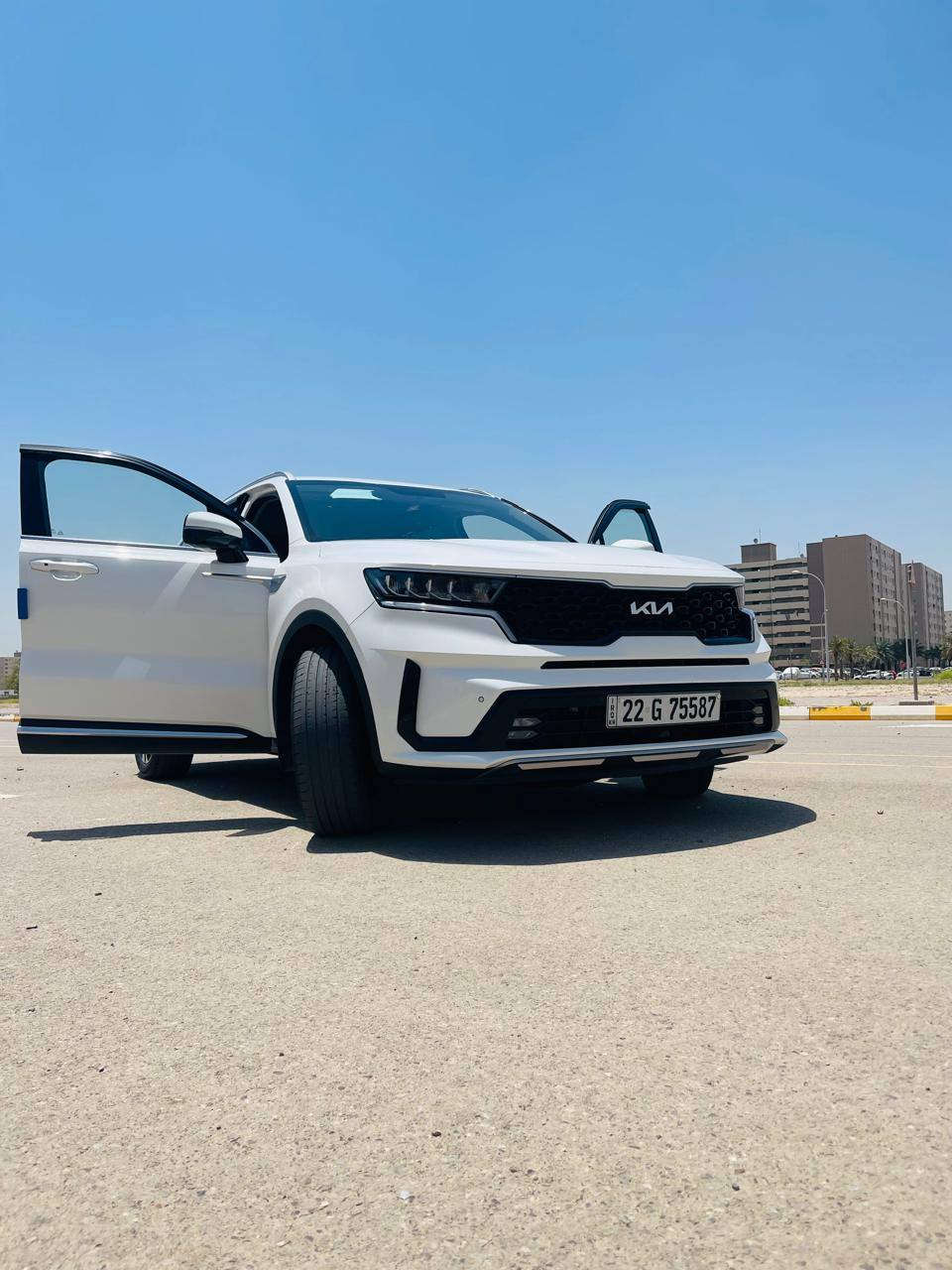 سورنتو خليجي موديل 22 نص فول 3وضعيات قياده كشنات مخمل سبعه راكب 3قطع تبريد رقم شمالي محركV4 2500 بيهه جوه الرقم الخلفي قطعت صبغ السعر خاص *********** والمواصفات الباقيه معروفه
