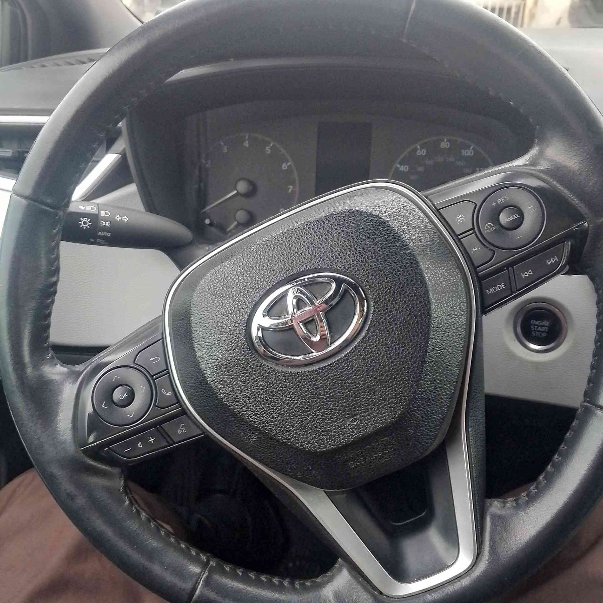 السلام عليك ورحمه وبركاته من رخصة الادمن كورلا ٢٤ وارد امريكي رقم صلاح الدين انكليزي معوقين وكاله عامه ام الباركود قطعتين بنيد تبديل جاملغ اليمين بارد محرك٢٠٠٠ فول مواصفات ماعدا فتحه ماشيه ٢١ ألف بصمه الابوب لمس بعد هواي مواصفات السعر ١٣٥ الشراي يتصل على ***********
