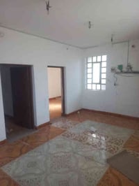 حي السلام قرب المستوصف • ١٠٠م • ٢ غرف