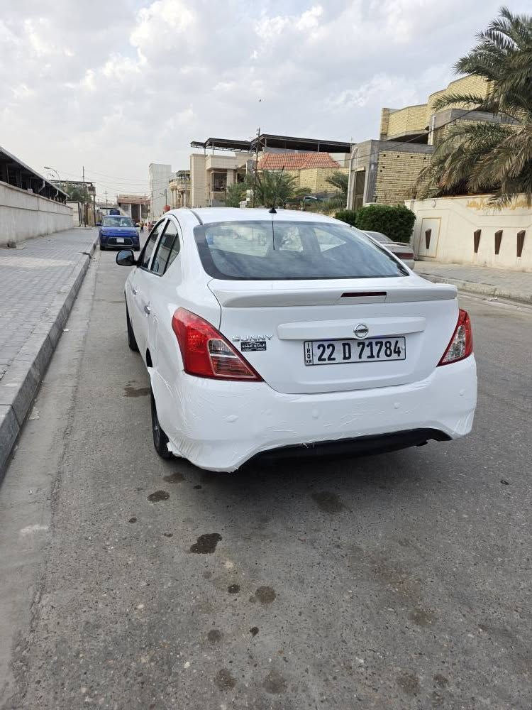 نيسان سني هندي اصل بليته زركه 
سنويه لل٢٩ اله تسقط .... كفاله عامه ....
ماشيه ١٠٠.......مدوشمه ارضيه وسفريات وصندوك 
تخم تاير حداده كله ع بلاد ..
مكاني بصره ***********
السعر ١١٢ ورقه البصرة, العراق
