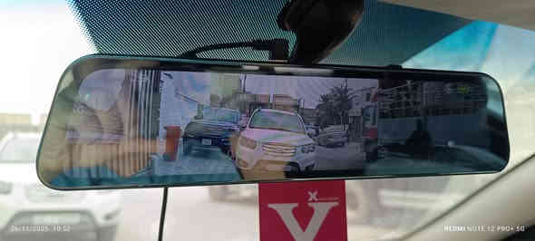 قطعتين داش كام مرايه وحده شاشه كامله شغاله بس اللمس يشتغل بس نص الشاشه يعني تكدر تحول بين الكاميرات والثانيه شاشه صغيره القطعتين ب45 مع التوصيل 
عنواني بغداد
***********
