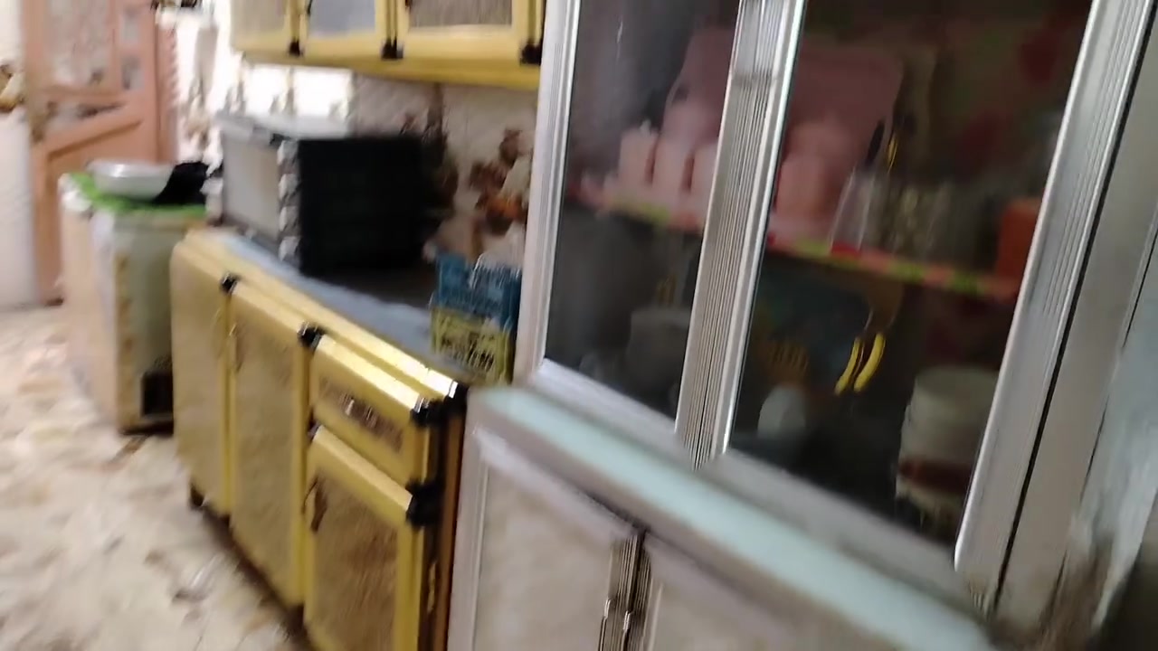 كاونتر ومعرض الكاونتر الطول مترين ارتفاع متر وعشرين  كامل السعر 180وبي مجال مكان كربلاء حي الغدير الرقم *********** بي واتساب
