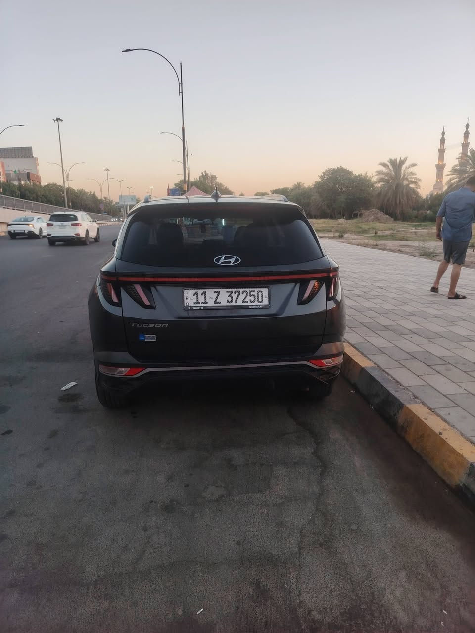 توسان ٢٣
امريكي فول عده لفتحه
مواصفاته معروفه
١٨٠ وبيه مجال قليل
بغداد ***********

