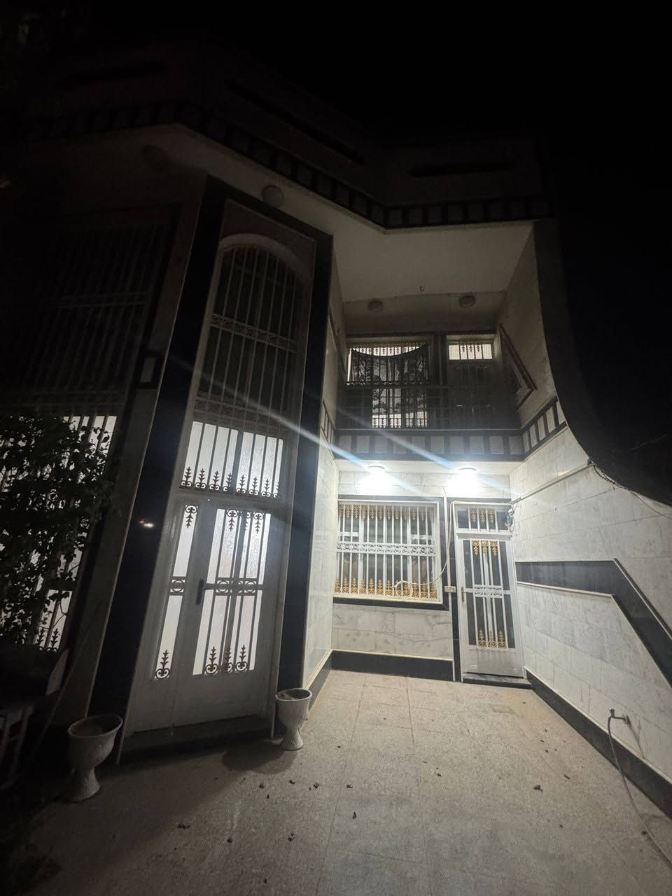 📢 إعلان إيجار في الحلة
دار للإيجار بموقع مميز
📍 خلف مدينة حمورابي السياحية
📏 المساحة: 200 متر
التفاصيل:
غرفتين نوم + صالة + صحيات + كليدور

📞 للاستفسار والاتصال:
***********
***********
🏢 مكتب الإعمار للعقارات
📍 الحلة – شارع 60 مجاور مدينة حمورابي السياحية
