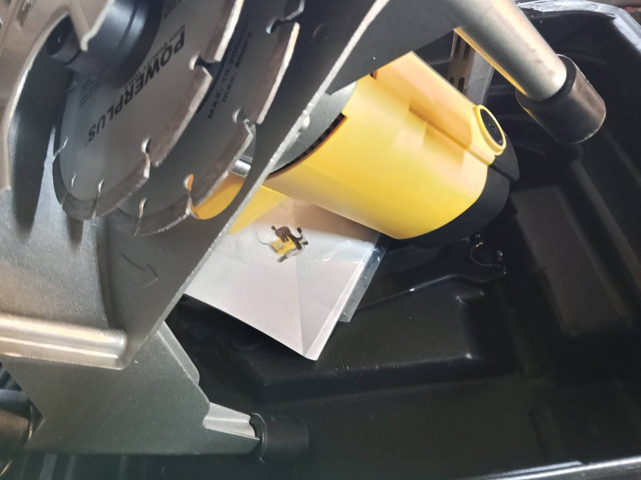 كوسره حائط حفر جدران بور بلص بلجيكي اصلي سعر القطعه 85 يوجد توصيل لجميع المحافظات


**إذا كنت صاحب هذا الإعلان وتريد حذفه لأي سبب، رجاءا أرسل رسالة إلى الدعم الفني**