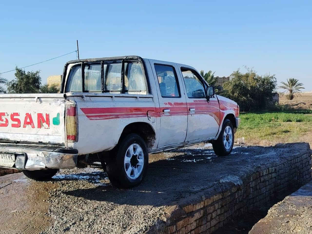 السلام عليكم سياره نيسان البيع مديل 91 رقم بصره تحويل ثاني يوم سياره مكفوله محرك وكير وشاصي سنويته  29 كهربايات كلها شقاله سياره حلوه ومال جناي سعر 24 وبيها مجال مكان سياره سماوه
الستفسار اتصل على الرقم ***********
