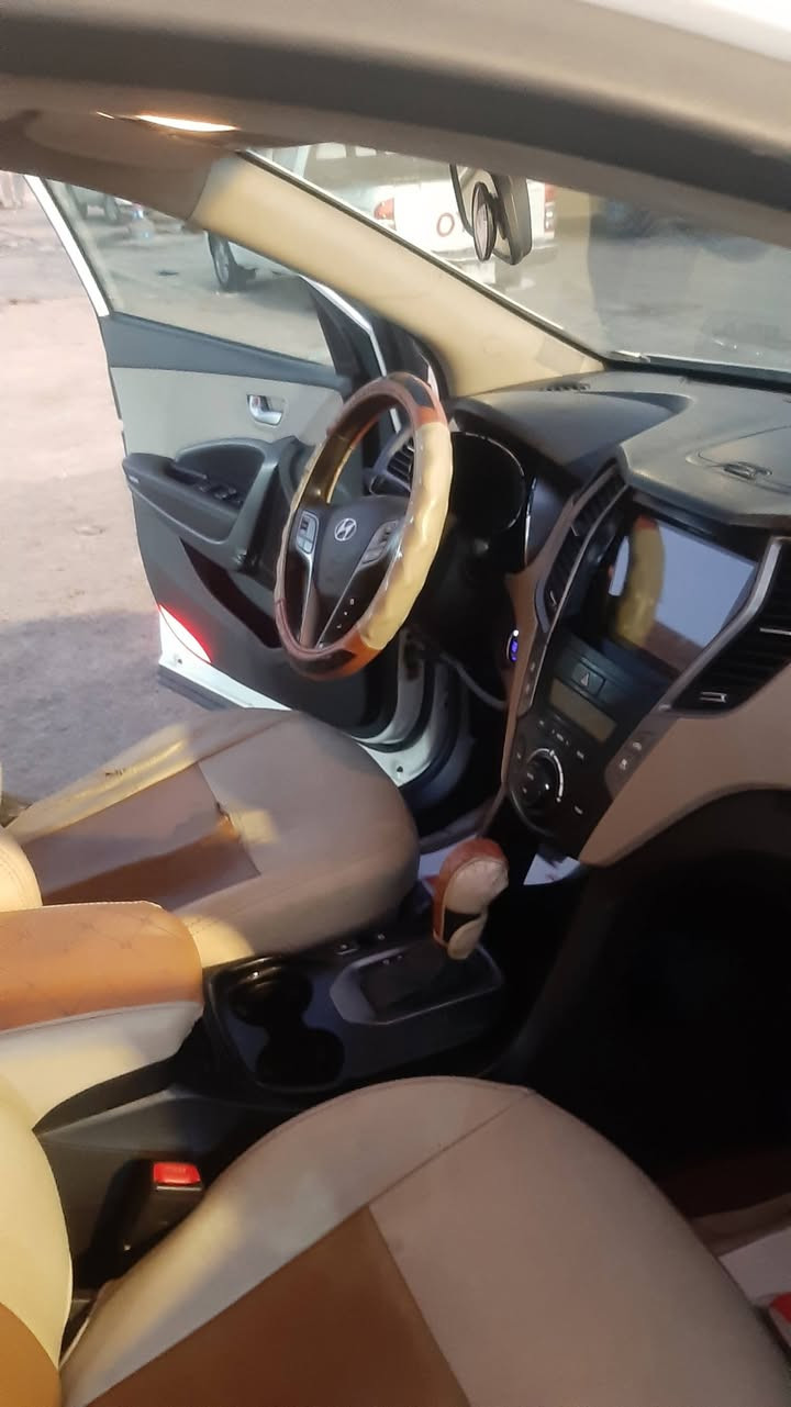 سنتافيا هونداي ٢٠١٤ وارد خليجي مكفوله من الحادث ٧ راكب فول مواصفات رقم بصرة دولي سنوية لغاية  ٢٠٢٧ السعر ١٨٤ وبيه مجال حك الجيه .
***********  وتساب
