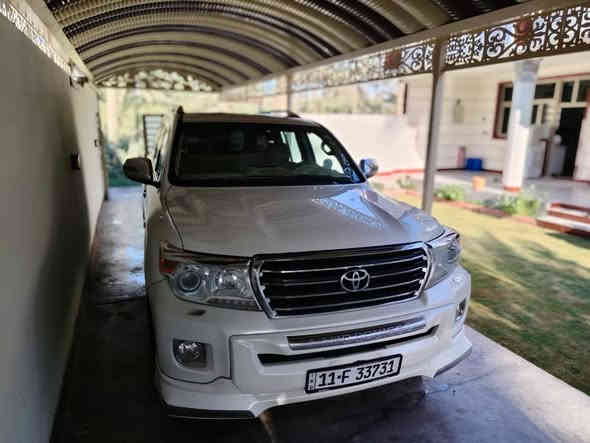 السلام عليكم 
تيوتا لاندكروز موديل ٢٠١٠

السياره ماشيه ٢٠٠ الف كيلو متر 

بغداد بأسمي تحويل 

بارد جاملغ شبرر وهلال الجاملغ بارد قليل جداً

بدون صبغ السياره ابداً

حلوه السياره وكامله صدر وداخل نضيفه كلش 

مكاني الصويره قرب الجسر / 

سعر السياره : 310وبيهه مجال حك الجيه 

***********‭ / ٠٧٧٣ ٣٨٢ ٢٨٠٦‬  ☎️
