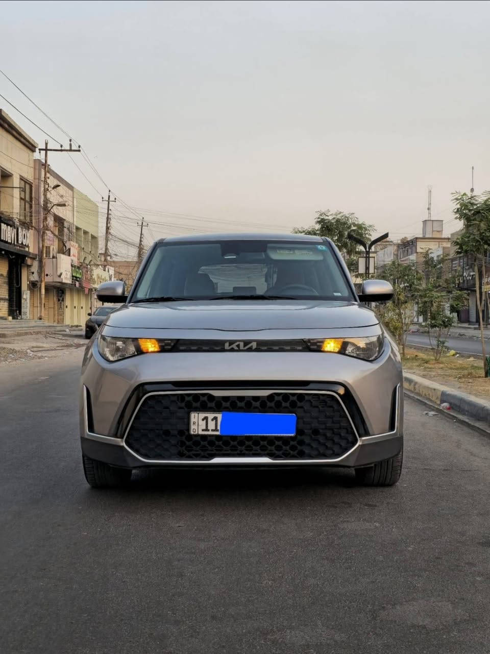 كيا صول 2023 فول مواصفات
السلام عليكم
للبيع فقط سيارة صول فول مواصفات (ايكو داينمك)نظيفة جدآ، وارد أمريكا.حادثها بسيط جدآ
الحادث فقط دعامية أمامية وتم تبديلها بنفس اللون بدون أي صبغ، وبيها بارد على كد اصبع بالبنيد والباب الامامي للراكب موضح بالصور 
مواصفاتها :

بصمه 

تحكم ستيرن 

داخلية كنتارة 

شاشة كبيرة  لمس

فتحة سقف 

تدفئة للكشنات

قيادة ذاتية

تحديد مسار + توقف ذاتي

وضعيتين للقيادة: Normal / Sport

مكينة 2000 CC دوش 

الممشى: 59,000 كم فقط

غرفة داخلية GT Line

السعر: 160 ورقة وبيها مجال بسيط للشراي 

السيارة جاهزة ونضيفه جدآ  ؤ

ومستوردها على ايدي 

رقمها بغداد بأسمي تحويل مباشر

مكانها منطقة البنوك
للاستفسار ***********
