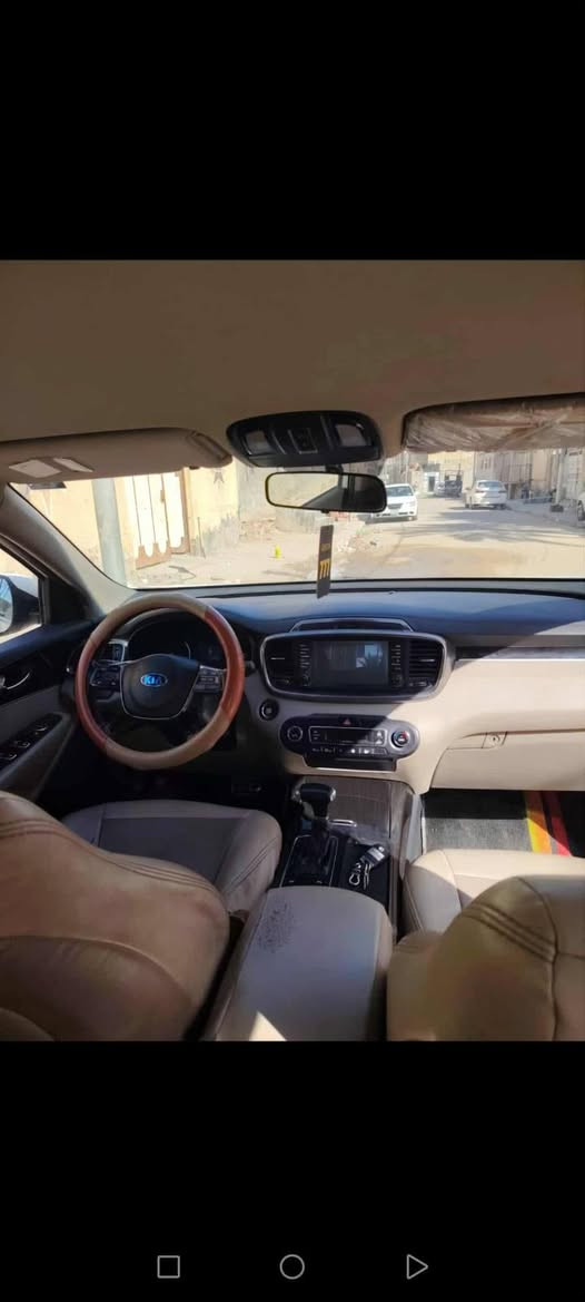 سلام عليكم سورنتو للبيع موديل 20
قماره حديد 
بصمه 
كشنات جلد 
ويل كروم 
تبريد ثلاث قطع 
اشاير ب المري 
العنوان ديوانيه قضاء شاميه 
السعر 235 وبيها مجال 
***********
السونار مرفق مع الصور
