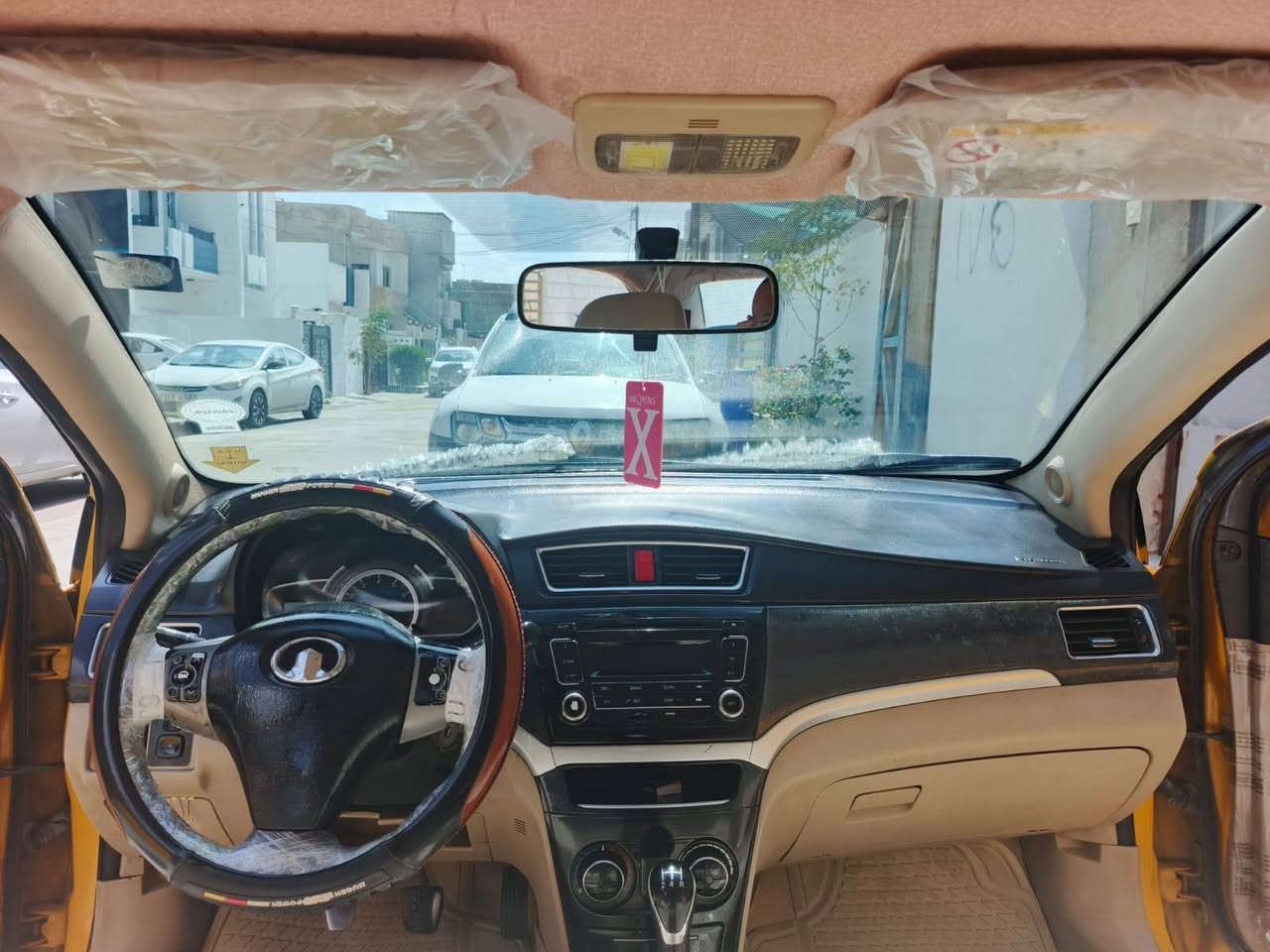 ‏السلام عليكم كريت ويل موديل 2016 كلين بدون حادث رقم بغداد سنويه لحد 2027 مشروع وطني دولي ارقام انكليزي باسمي شرط التحويل ثاني يوم احولها باسمك مقدم ع بطاقت بنزين  مستلم وصل السياره  تبريد وتدفئه شغال جديده كهربائياته كلها شغاله مابيها شي نقص صبغتها جديده  ✅ دوشمت الكاعيه كلها جلد و سقفها هم امدوشم و الكشنات هم امدوشمه وغرفت السياره كلها جديده كير عادي مكينه  بلادي شرط كفاله عامه السعر 68 وبيها مجال واني خادم   مكاني كركوك حي الواسطي 
‏ اتصال ‪***********‬
