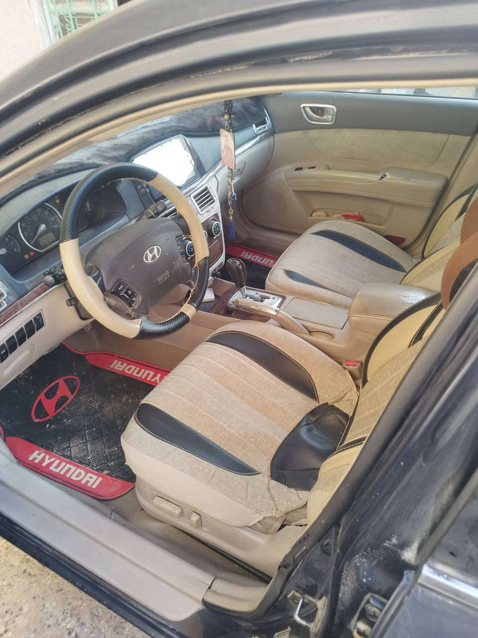 هونداي سوناته موديل 2007بسمي وارد امريكي مكينه 3300  كير ومكينه جديد حادث جاملق وباب جهت العبري مصبوغه حزام عدى القماره سياره كلش حلوه مالت جناي ويل كب تخم تاير مواصفات تحكم ستيرن مري شفط شاشه مثل ما موضحه بصوره سعر 90 وبيها مجال وتجي وتكللب وشراي بي خير ويدلل التصال *********** العنوان بغداد دوره شارع جمعيه/ رقم بي وات ساب
