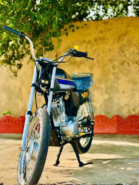 السلام عليكم للبيع بدون اوراق صار سبوع من معمرها مكينه نامه اصلي وشاصي نامه والباقي كله جديد العنوان ميسان طريق المجر قرب مطعم طواحين الهوى السعر 775 وبيها مجال الي مو شراي لا يتعبني وياه رقميي للأستفسار *********** واتساب موجود
