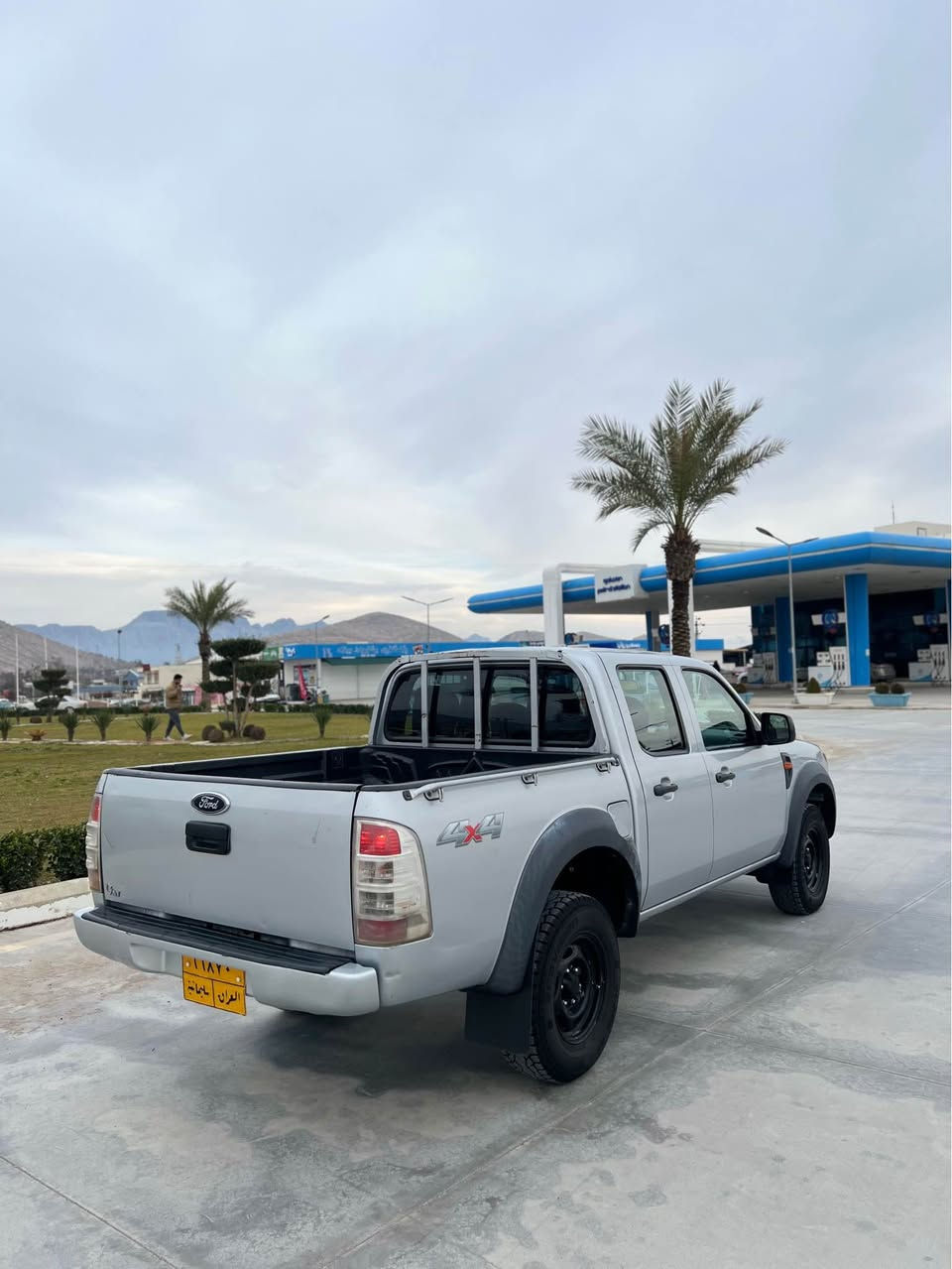 فۆرد رەنجەر مۆدیل ٢٠١١ گاز پەمپو نۆزل گیر مەکینە ئەکسل بەشەرت سەیارەکە زۆر پاک و جوان و جایزە لە جوانی رەفیقی نەماوە سەیارەکە دەعامی بۆ دەعامی بەشەرت نوکە دەرزی نیە تایەی تازەیە کال بونەوەی نیە نرخی ١٠٧ مەجال ژ.م*********** رانية, السليمانية
