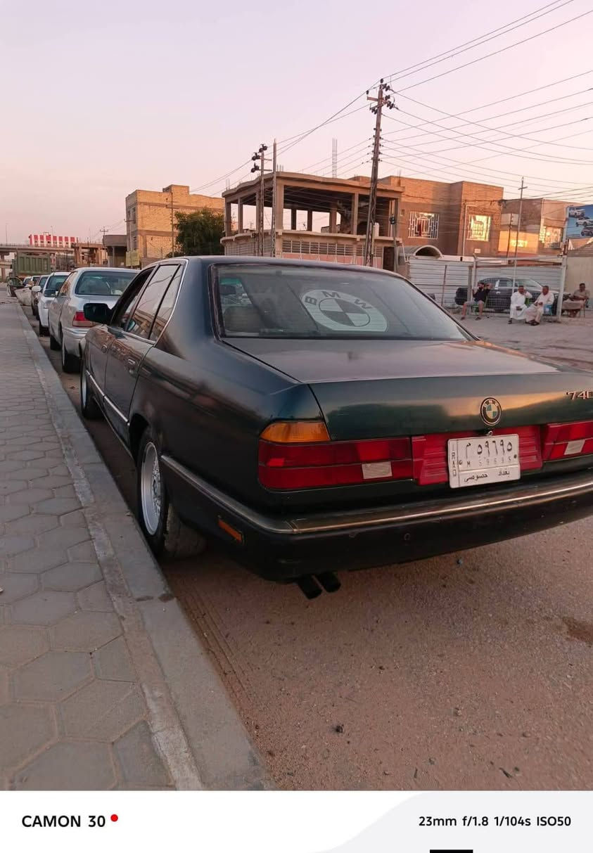 سلام عليكم للبيع فقط
بي ام حجم 740 اصل باب قصير موديل 1993 بجم عريض مكينه 8 سلندر مكينه او كير مكفولات تبريد ثلج حداديه اماميه خلفيه 80% كهربائيات كله شغاله تخم ويل تخم تاير كشنات جلد كهرباء كل الحركات شغاله  منضومه زنون رقم بغداد شرط التحويل السياره جاهزه او مال جناي السعر 52 او بيه مجال للشراي مكاني كربلاء ***********
