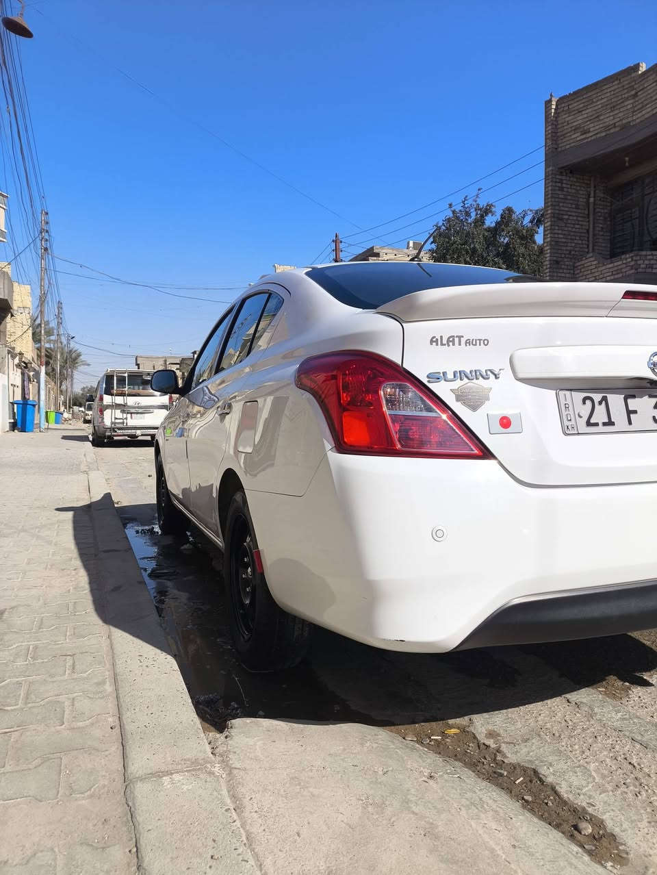 ا
السلام عليكم 
سني هندي 2020 كفاله من صبغ بيها بارد قليل مكان واحد فول مواصفات جام كهرباء قطعتين تبريد كامره حساسات شاشه كاملة للأخير بليته زركة 
ماشيه 67الف 
تخم تاير جديد صدر جديد تبريد تدفئة زنون بلوجكتر زنون  لايت يعمي 
باسمي سنويه لل30  تحويل وكاله عادي مكانها بغداد الدوره ***********
113وبيها مجال قليل
