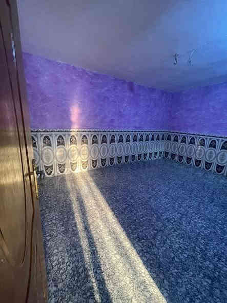 عروض اليوم دار للبيع المساحة           102 متر قطاع 24
طابق واحد غرفه وصاله وستقبال ومطبخ وصحيات داخليه وخارجيه وطارمه كبيره السعر 86 مليون الاستفسار مراجعة مكتب المصطفى قرب مؤكولات السلطان الاتصال على الرقم التالي ***********
