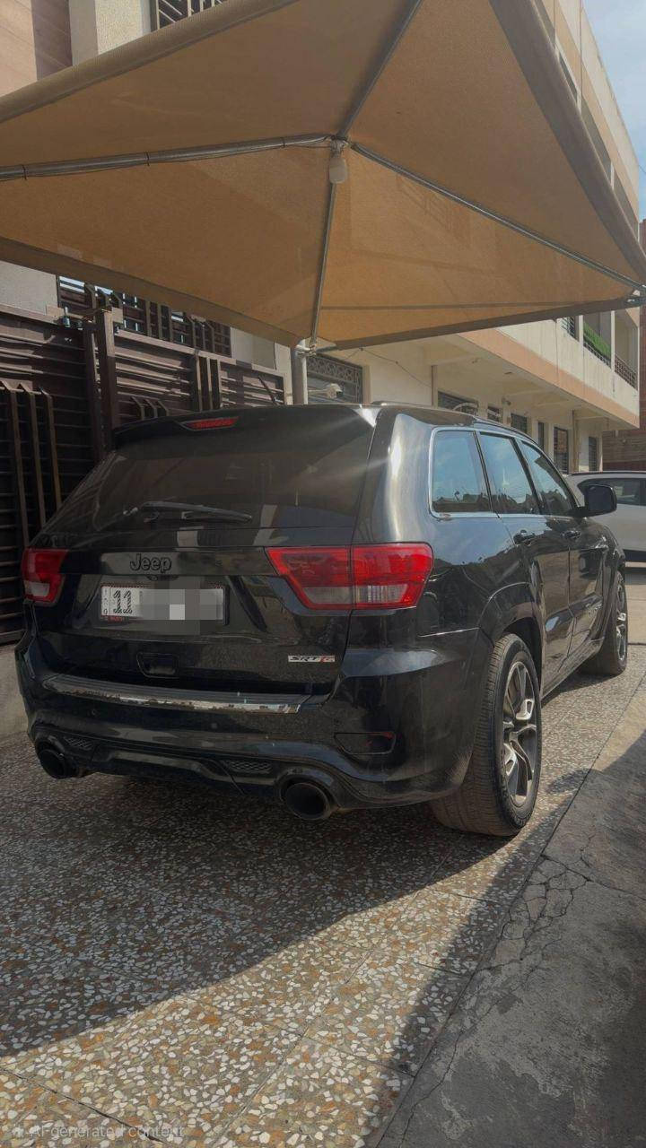 السلام عليكم للبيع جيب كراند شيروكي 2012 SRT وارد خليجي محرك 8 سلندر سعة 6400 رقم بغداد الجديد تحويل مباشر السيارة فول مواصفات ال SRT المعروفة: 
1- بصمة تشغيل وابواب + تشغيل عن بعد 
2- بانوراما 
3- شفتات ستيرن 
4- تحكمات ستيرن 
5- تبريد امامي خلفي 
6- كشنات تدفئة + تبريد 
7- تدفئة ستيرن 
8- ماوس تحكم وضعيات القيادة 
9- شاشة قلاب+ لمس 
10- كشنات حضن اسود+ احمر مطرز SRT
11- صندوق كهرباء 
12- كشنات كهرباء+ ذاكرة ميموري 
13- رادار امامي 
14- حساسات امامي وخلفي 
15- كامرة خلفية 
16- لايت زينون 
17- زراكات لايت
وبقية المواصفات المعروفة المعروفة
ملاحضة ( السيارة بيه صبغ بابتين جهة الصدر ) 
السعر: 173$ 
مكاني: بغداد حي القاهرة قرب مجسر الموال 
للأستفسار الاتصال على الرقم: ***********
