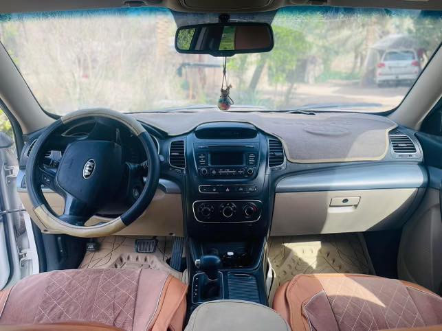 سورنتو 2013 خليجي
ماشيه 143 ألف  
رقم جديد سنويه لل 2030
7 راكب 
محرك 2400 دوش
حادثها بنيد تبديل و باج بالجاملغ الامامي 
ويل كروم
 كامره خلفيه
 حساسات خلفيه 
 سترين تحكم 
السعر 160 وبيها مجال  
للاستفسار على الرقم ***********
