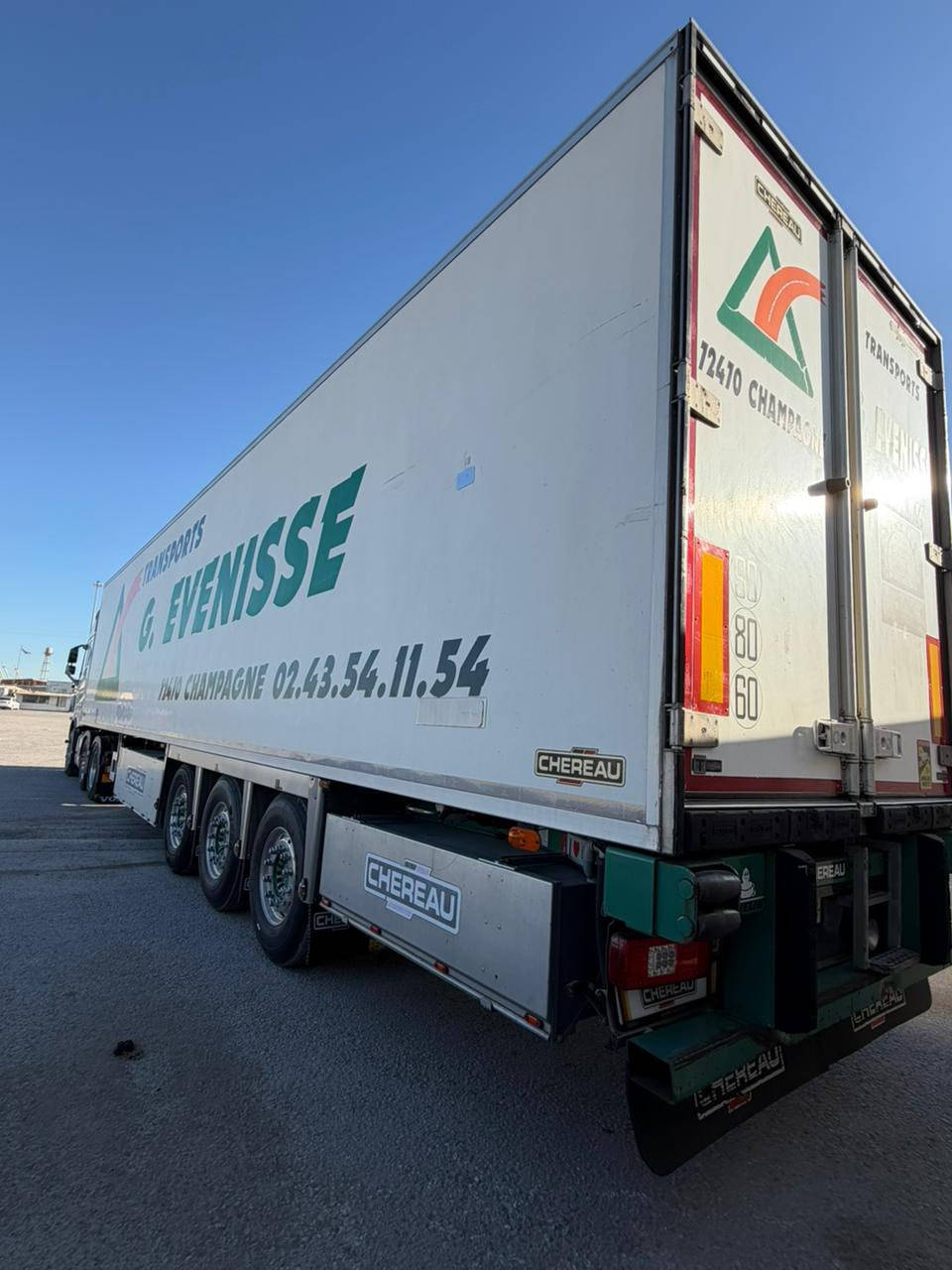 السلام عليكم براد شيرو البيع فصل وربط  سمك 7  موديل 2008 جهاز 200CL   العربانه جاهزه من كلشي تخم تاير ويل كب عربانه خير من الله 
الستفسار هذا رقم صاحب البراد ‭0772 118 4762‬
