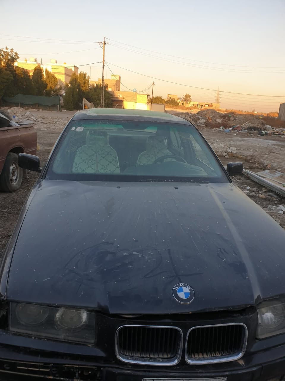 سلام عليّكم سياره بي أم للبيع سنويه ضايعه بس صاحبه يمي يعني تحويل ثاني يوم سعر ٣٠ بيه مجال شراي مكاني بغداد رقمي *********** متوفر وتساب
