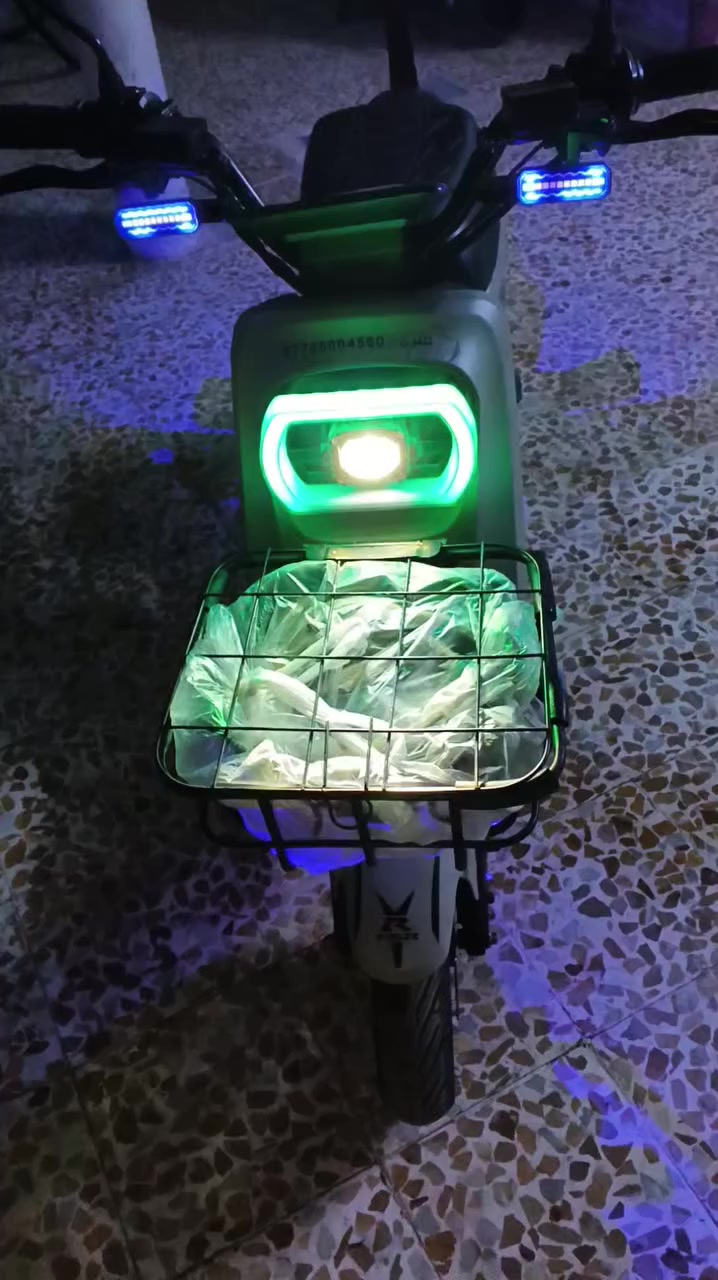 موطور شحن اللبيع ,,R9/أربع نمرات كلو شغل شرط كلو شرط على فحص ملف 2000/سرعه 110فول سرعه مواصفات معروف بي بك للخلف السعر 350/بيها مجال رقم موبايل موصل ايسر اتصل ودالل على رقم موبايل
***********بي وتساب 
***********بب وتساب
