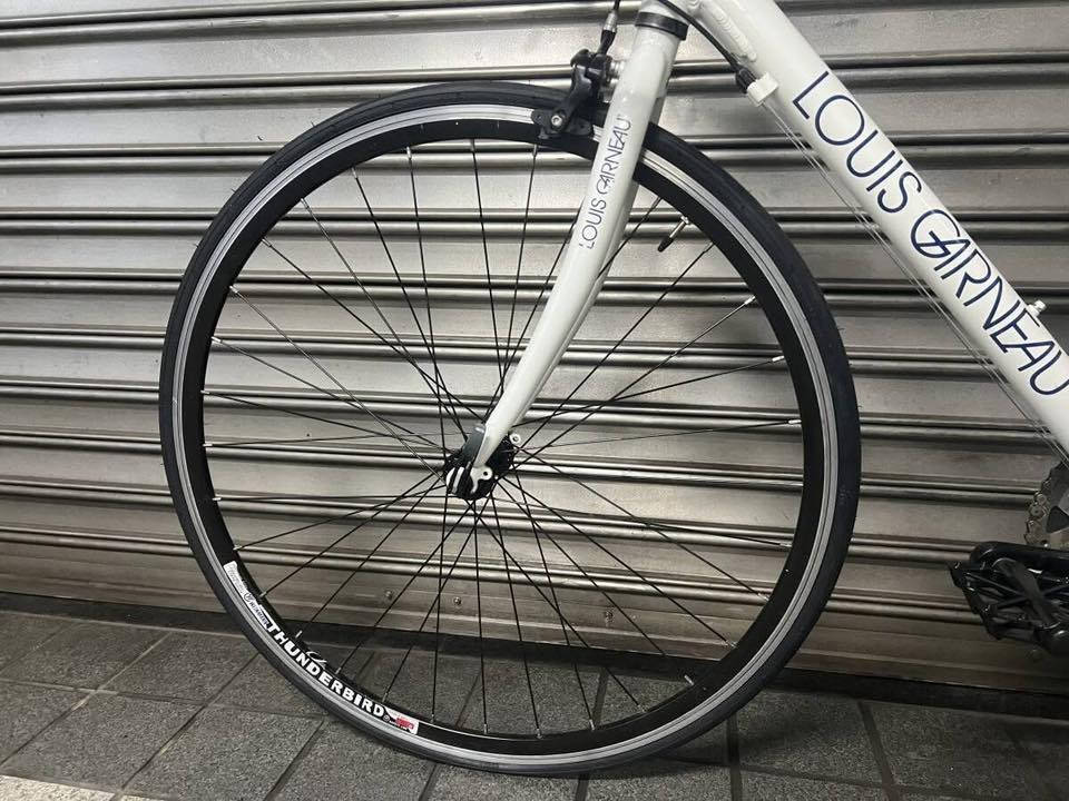 السلام عليكم
درآجه رود مآركَه للبيع 
LOUIS GARNEAU النوعيه
بدالات السرعه 2x7
فول المنيوم خفيفه جداً 
الكَير لعاب حديث
سستم شيمانو
كَلها مختمه وغرآضه آصليه 
فريم عآلي القيآس XL
ويآلة Zoom طبقتين
السعر 280 آلف وبيها مجال
الرقم ***********
