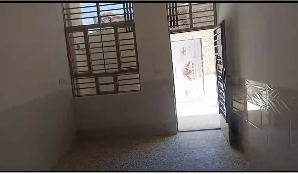 السلام عليكم👋
بيت🏠 للبيع (100)متر Ⓜ️
بناء حديث (2026)محد ساكن بي😎
يحتوي على سقف ثلاثة مترات ونص🛖
العنوان بغداد الحسينية او حي الزهور!💐
خامس بيت عن الشارع خدمات مسقط🏘️
مقابيل المدرسة الإيرانية السعر 70 مليون💸
وبي مجال للاستفسار يرجى مراسلة هذه الرقم⬇️ 
(***********) او مراسلة صفحة الفيس✍️.
