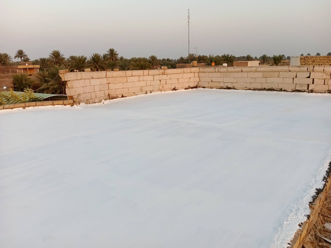 رأس الحكمه مخافة الله
اجواء ممطره 
و تريد تحمي بيتك من الرطوبة والحراره   و الأمطار الغزيرة  
مكتب محمد.***********
يقدم لكم الحلول المضمونة 
الحل هو استخدام العوازل الحديثة فائقة الكفاءة 

إللي راح يقاوم التشققات و الفطور و التمدد و التقلص
 هو العازل المائي الوذر كوت والعزل الحراري فلكسي كوت جاهز الخلط أفضل عازل مائي تام على الإطلاق في العالم كله ، مزيج من البوليمرات و الاكريليك يسلح بشبكة وايرمش 
نوع فريد شديد الالتصاق و مقاوم للماء والرطوبه يعزل      80 % من أشعة الشمس 

ضمان حقيقي مرفق بوصل ضمان
ومقاوم  للظروف الجوية القاسية  
أفضل من الكاشي و الشتايكر و مشاكله 
كلش هواية أفضل 
خفيفة الوزن
جميلة المنظر
طويلة العمر
فائقة الكفاءة 
العمر التصميمي 30 سنة
ولا تحتاج إلى أعمال الصيانة الدورية كما هو الحال مع الشتايكر و مشاكله و الماستك 
تشتغل هذه المواد و تنساها بعد و ترتاح 
الصور المرفقة توضح مراحل العمل ل
#كوادرنا  
بأداره محمد  ابو يهاب
#ملاحضه يوجد استشاره مجانيه ونبقه نواكب وياك حتلو تشتغل عد غيرنه الأهم يطلع العزل بأفضل حاله
