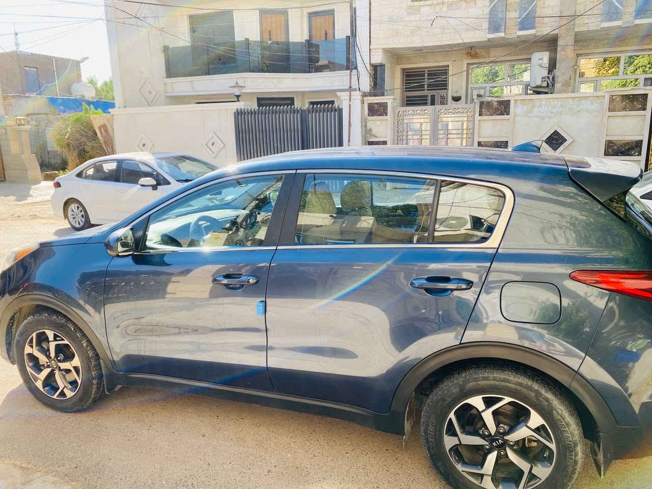 سبورتج موديل ٢٠٢١
وارد امريكي رقم بغداد بسمي 
تعديل فقط بارد جاملغ ايمن وخشم البنيد ولغد دعاميه ولسونار هم ناشره بي تفاصيل 
شاشه كبيره 
تحكم ستيرن
قياده ذاتيه
لايت زينون
رادار تصادم
محرك وكير وصدر وتبريد كله مكفول 
السعر 175وبيه مجال مكاني بغداد الدوره 
***********

