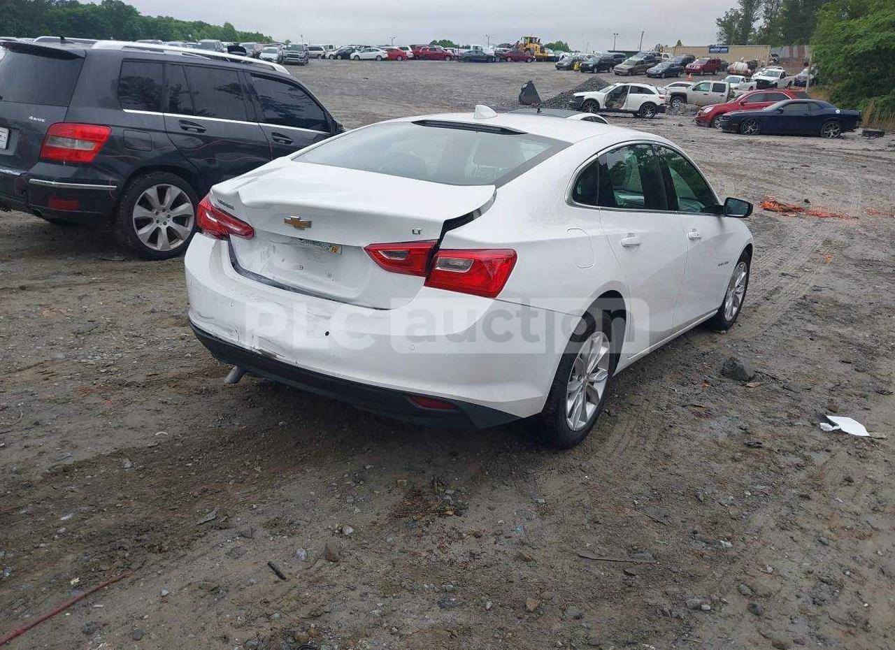 السلام عليكم ورحمة الله وبركاته عندي ماليبو ٢٠٢٤ للبيع السيارة جديدة جدا بدون صبغ عدا قبغ الجنطة مبدل نفس اللون السعر ١٥٤ ورقة وبيهة مجال بسيط ماشية ٤٢ كيلو للاتصال *********** بغداد
