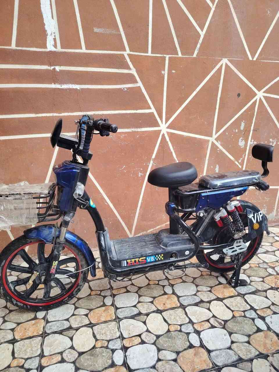 ماطور شحن كامل مكمل لبيع  ناقصه اي شي شغال الشراي يتصل ***********
