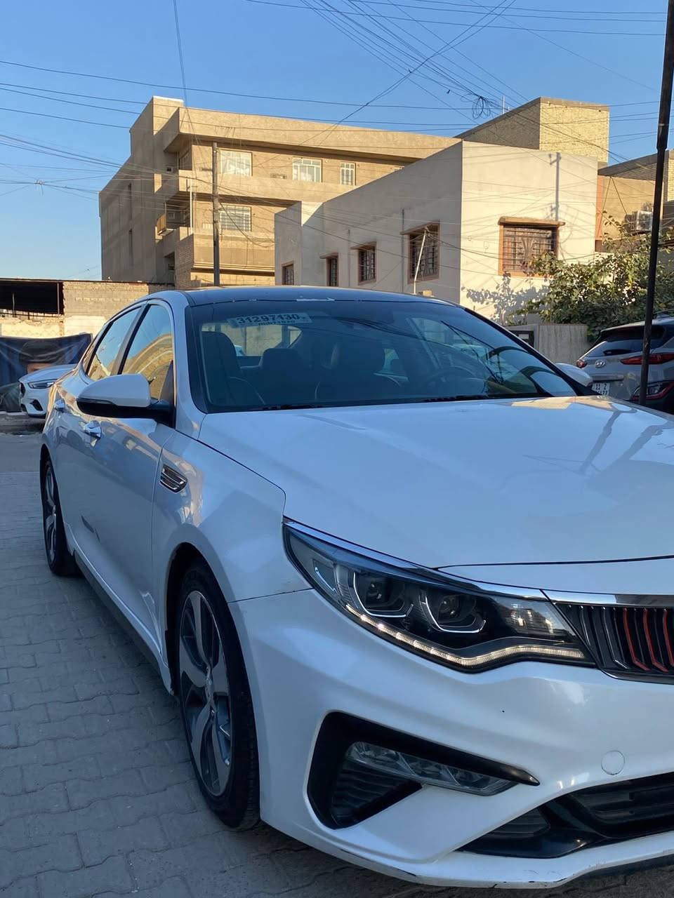 السلام عليكم
كيا اوبتما امريكي فول 2019 ماعدى البنوراما 
قماره حديد 
محرك ٢٤٠٠ 
بصمه تشغيل 
ابواب داخل جلد ومخمل 
حساس خلفي 
رادار امامي وجانبي 
توقف ذاتي وتحديد مسار 
لد امامي وخلفي 
حادث امامي تبديل بنيد فقط 
بدون دواخل وبدون ايرباك  سياره جديده وجاهزه مابيه نقص 
باقي المواصفات موضحه بلصور 
السعر ١٤٥$ بيه مجال قليل 
مكان السياره بغداد 
للاستفسار عله هذا الرقم 
*********** 
غير متواجد عله الفيس بوك
