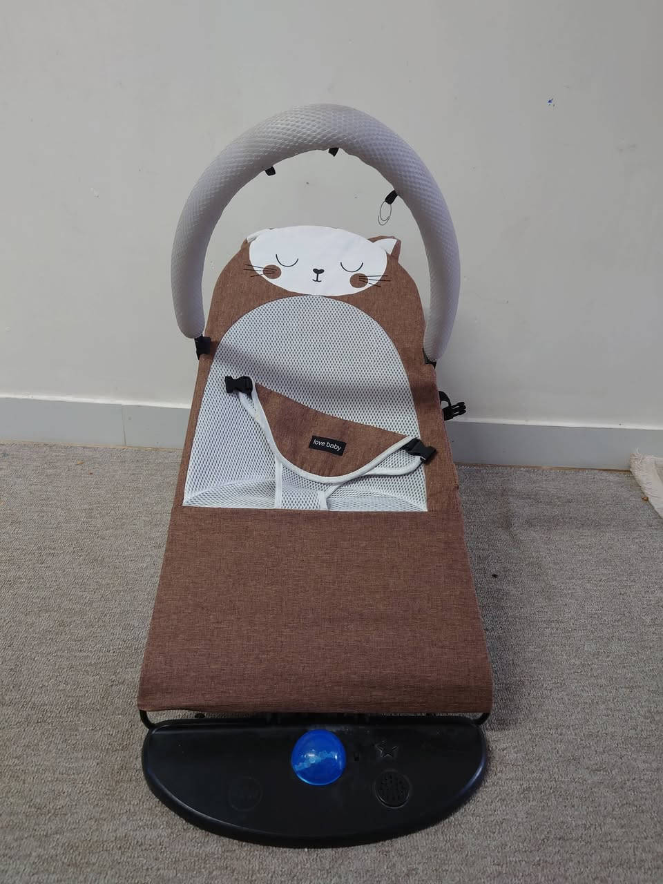 حجلة ب25 نظيفة 
هزاز طفل ب10
واتساب 
***********
