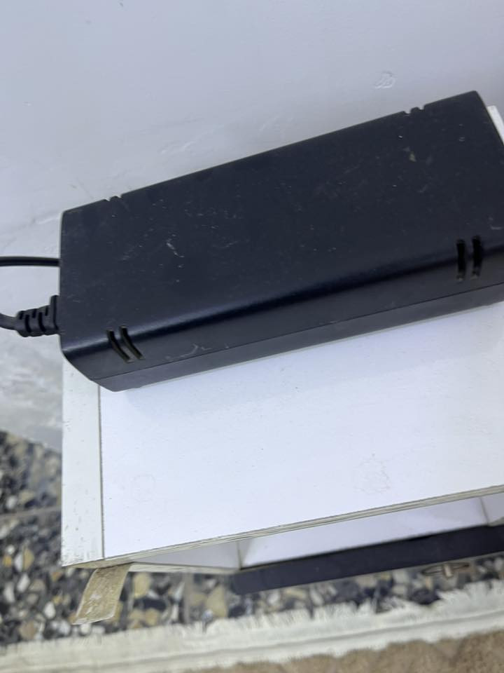 اكس بوكس  360 جديد مستعمل اقل الشهر كامل ملحقات ويا جوستك2 و38لعبه.  منهم GT5بيس 18+FlF17. 
+cllfit Of tioti
وزومبي زوجي السعر بل واتساب ‭0773 391 9844‬
