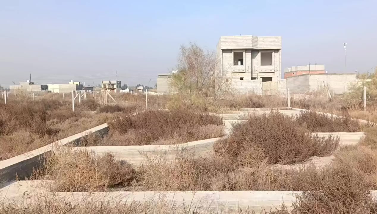 قطعه ارض للبيع مساحه 200 م تحويل مباشر الموقع حي الازدهار الاول خلف المحلات لاستفسار***********
