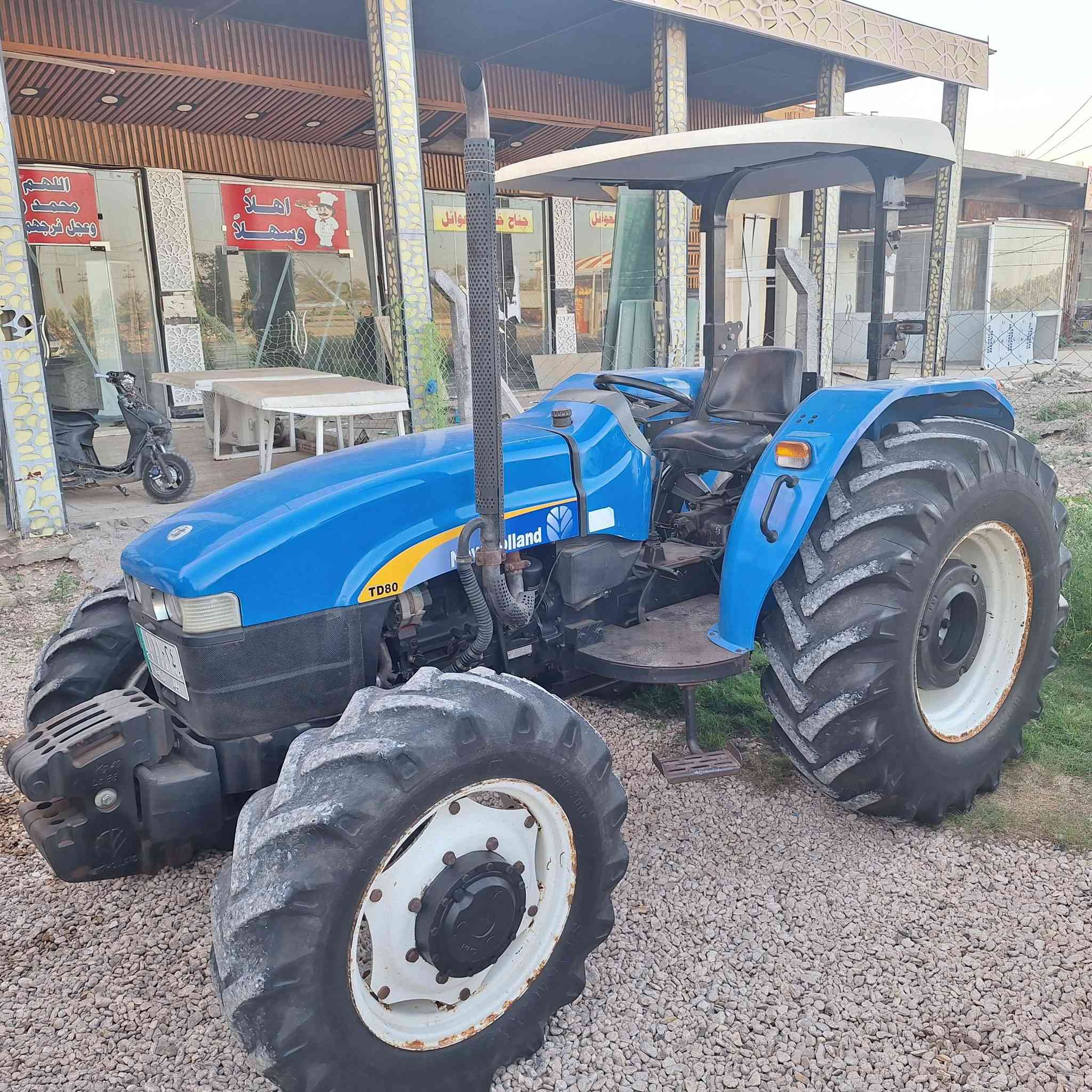 نيوهولند موديل ٢٠١٢ جديده رقم وسنويه بابل حره تحويل سنويه مجدده.  مكفوله كفاله عامه ..
المكان / بابل الكفل 
للاستفسار/***********
