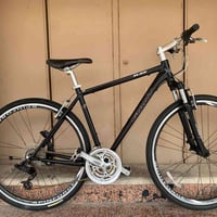 دراجة جاينت حجم 28 C700 نضيفة جدا دبل امامي سلس جدا تايرات عريضة فول ب...