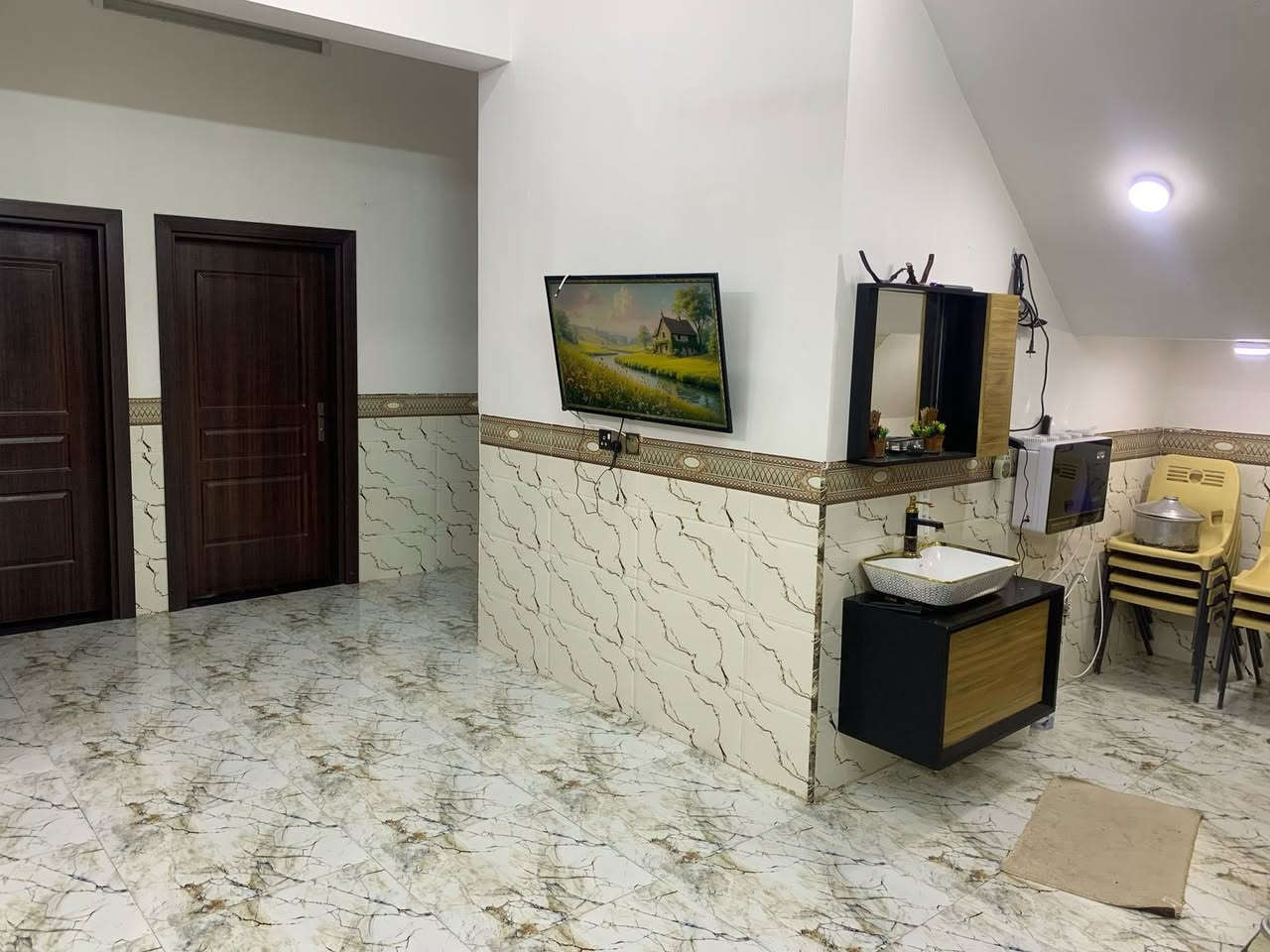 عرض نار 🔥 السعر 🔥 في حي المثنى في البدايه الحي 206 متر 4 غرف نوم بيت جديد 2025 زيرو المهندس للعقار ***********
