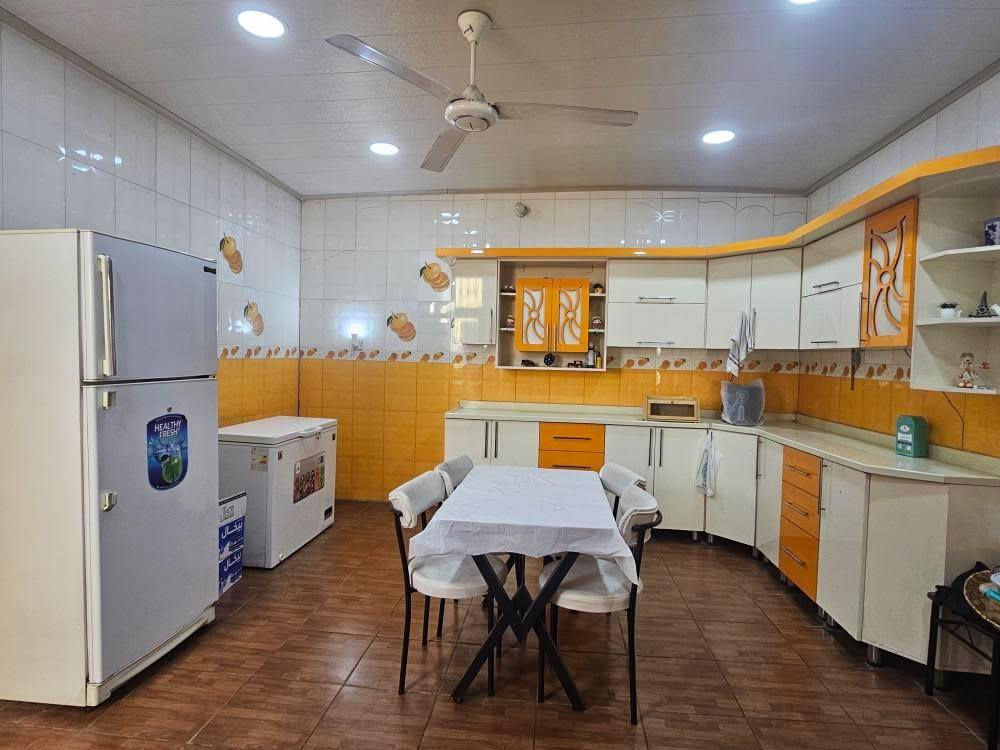 دار للبيع المساحه 125 متر طابو صرف الواجهه 5*25حي المصطفى خلف مؤسسه العين  مقابل ميزانيه وبنلص رائد 
للاستفسار الاتصال او مراسله الرقم بي واتساب
‏‪***********‬‏
