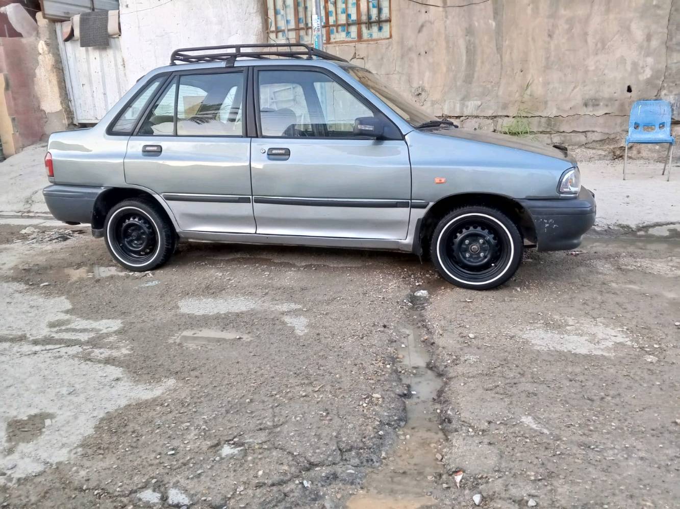 سياره كيا برايد موديل 1992 اوتماتيك مكيزه 1500  رقم بغداد 