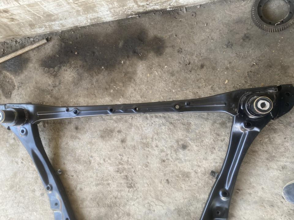 فرممه ترهم توسان وسبورتج موبز اصلي الله شاهد 
السعر 125 الف 
***********
